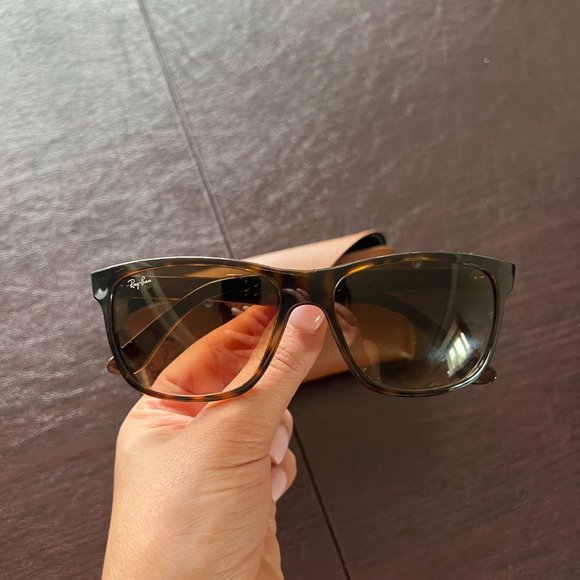 Ray Bans Women\'s Sun Glasses- Style RB4181